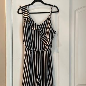 Bar III Juniors jumpsuit  - pants